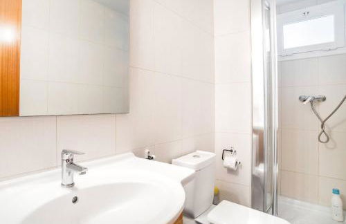 Charming Apartment With Vibrant Accents - Photo 39