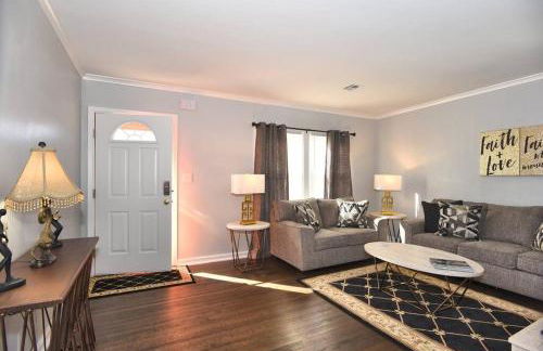 BLUE FLAMINGO'S CHARMING HOME-Heart of Tulsa2- Cherry St-Expo-11th - Foto 19