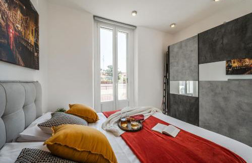 tHE Milanese Glow - Bocconi Prada IEO Area - Foto 1