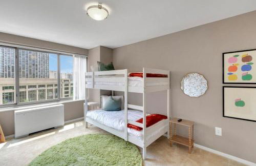 Large 3 bedroom Family Suite, Private Balcony, 5 min to DCA, Gym, Pool and more! - Foto 40