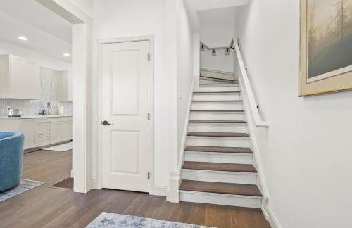 Brick Beauty Downtown, 3BR, Fenced Yard, Garage! - Foto 12