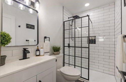 Monticello Cottage in Tulsa - Photo 5