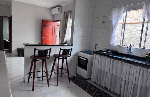Casa com piscina garagem para 4 carros - Foto 6