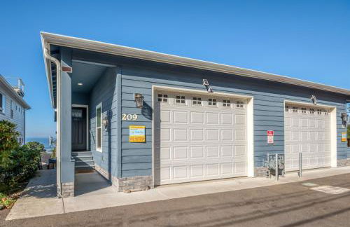 The Moby House Coastal Retreat with Ocean Views & Hot Tub - Foto 36