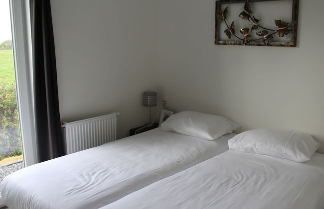 Charming Retreat for Your Escape - Photo 6