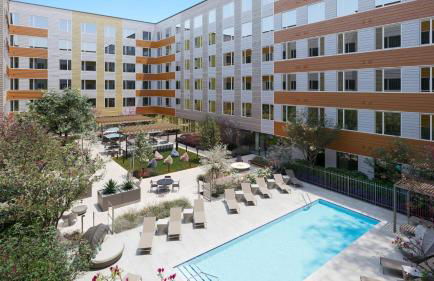 Hyatus Luxury Residences Boston Everett Premier Collection - Photo 20