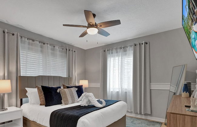 Modern Chic 7-BR with Pool & Gameroom - Foto 9