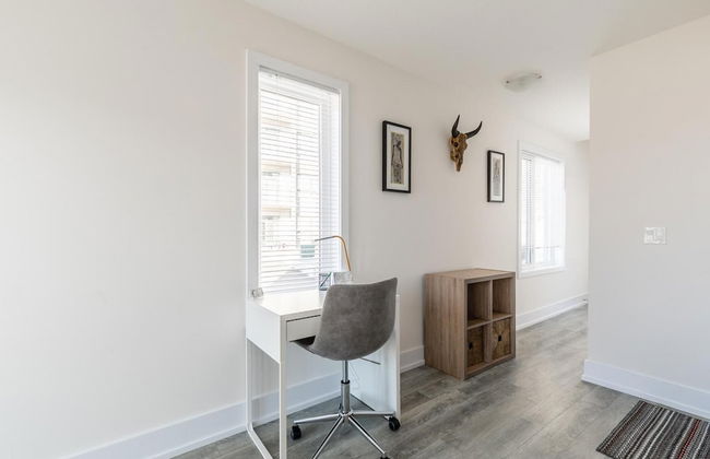 4BR 3BA Townhouse on Lake Ontario Free Parking Gym - Foto 2