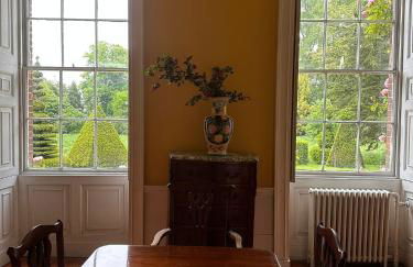 CRESSY HALL - Historic Grade II Listed Manor, Gorgeous Topiary Garden - Foto 58