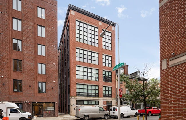 Sosuite Corner 2BR Loft w W D Shared Roofdeck - Foto 12