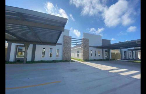 2BR Luxe Home Near Downtown Pharr - Foto 15