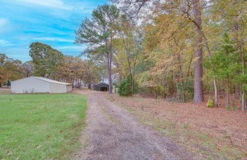 Lakefront Frankston Cabin with Dock and Fire Pit! - Foto 30