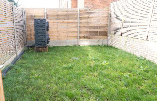 Modern Entire Unit 3BR, 3BA, balcony, 86inch TV - 15mins to city - Foto 27