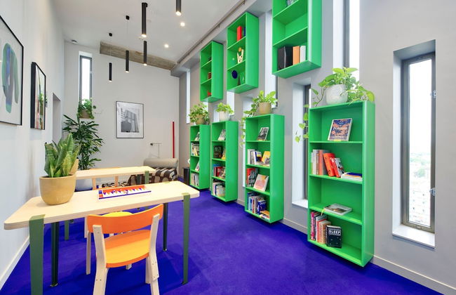 Elegant Two-bedroom Apartment in Vibrant Poplar - Foto 33