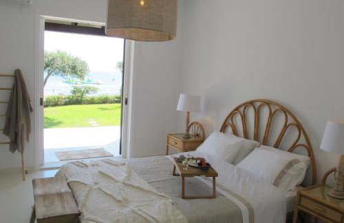 Seafront Calista Beach House With Garden - Foto 16