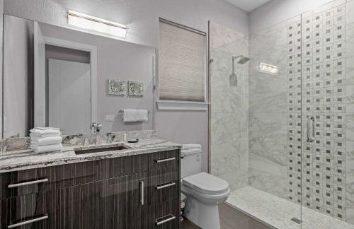 Luxury 6BR Villa w Pool & Cinema 4mi to Disney - Foto 56