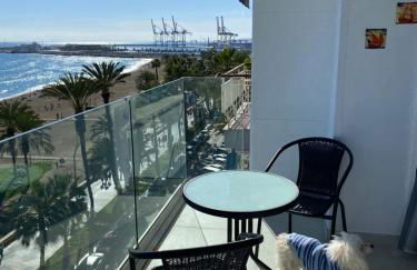 Playa Malagueta Vistas frontal al mar con 2 dormitorios - Photo 11