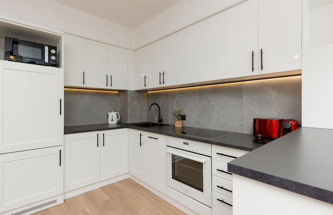 Piaseczno Stylish Apartment by Renters - Photo 23