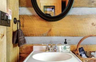 Beautiful Waterfront Cabin with Hot Tub near Winston-Salem, North Carolina - Foto 20