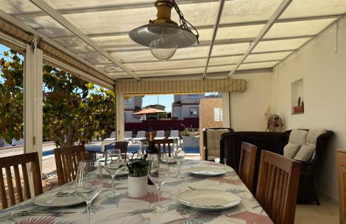 Maikran Premium Fantastic Family Villa with Pool - Foto 15