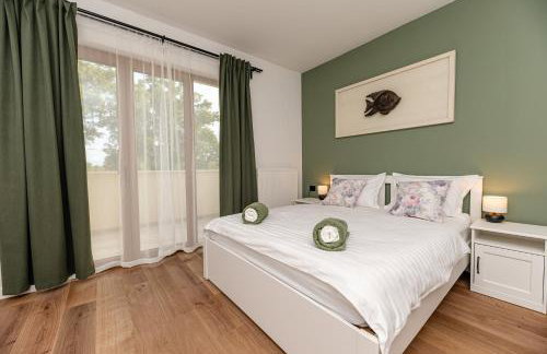 Villa Pietro with a heated Saltwater pool - Photo 60