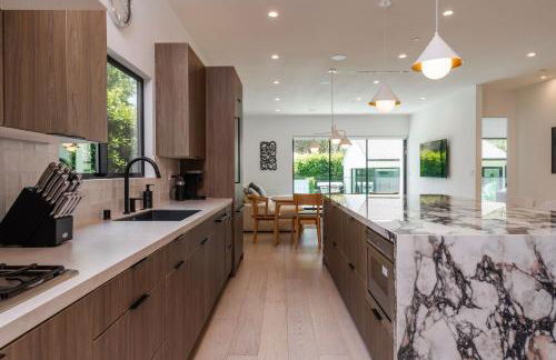 Modern Poolside Paradise - Foto 36