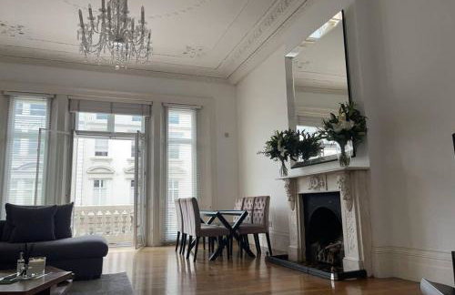 Stunning Grand 2 bed, 2 bath apartment, - Foto 18