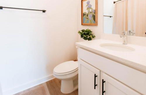 Artist Retreat Near Downtown, Stadium & UGA - Photo 32