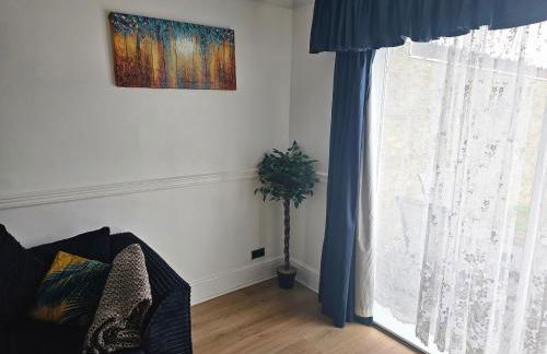 Orpington North Townhouse - Photo 11