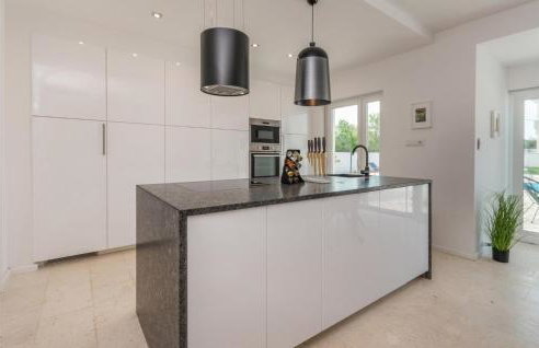 4 Bedroom Cozy Home In Donja Jagodnja - Foto 28