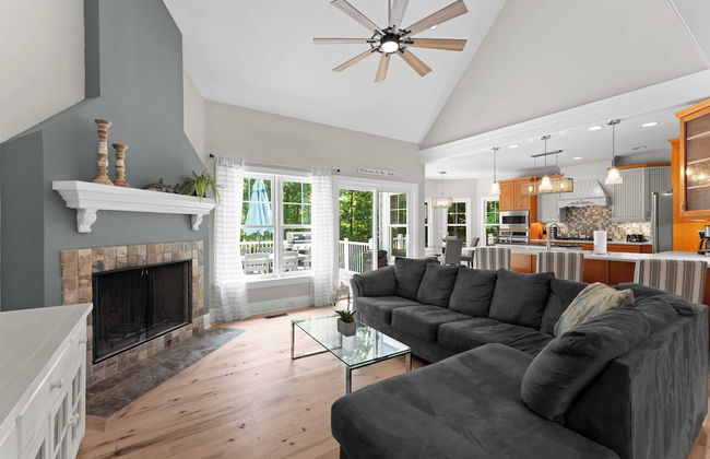 Making Waves by Avantstay Sleeps 20 + Pool - Foto 16