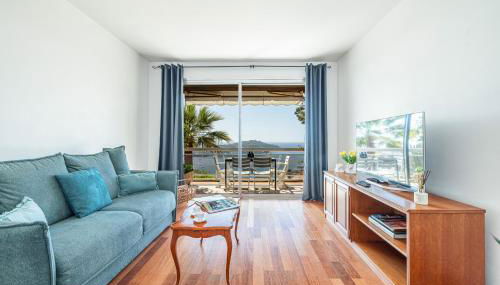 Extraordinary Sea View - 1 Bdr with AC - Photo 4