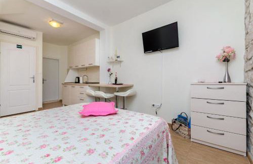 Apartments Djurdjica - Photo 21