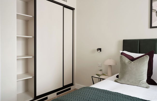 Commercial Road Serviced Apartments - London City East - Photo 3