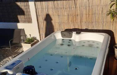 Luxury Romantic Retreat with Hot Tub & Pool - Foto 1