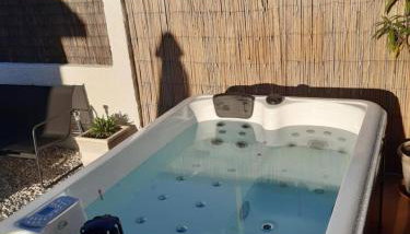 Luxury Romantic Retreat with Hot Tub & Pool - Foto 1