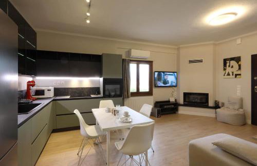 Avlos Luxury Home-NEW! 5 Min to Ctr - Foto 12