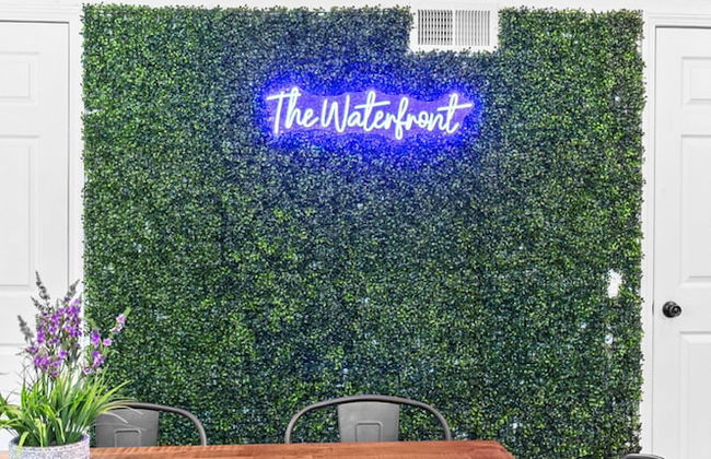 The Waterfront - Waterslide Game Room Sleeps 26 - Foto 4