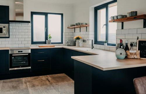 Modern balcony property, Sea views over Newgale - Foto 18