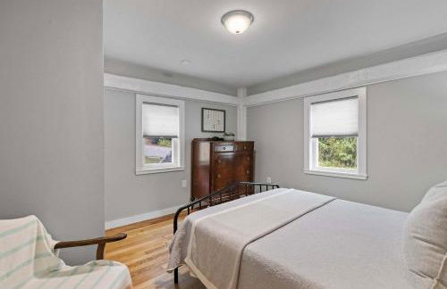 Comfy Large Bungalow - 4 Bed 1BA On Private Pond - Foto 30