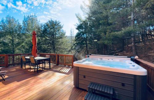 Cabin in Lost City WV with Hot Tub and Pet Friendly - Foto 3
