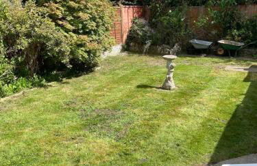 10 mins from Gatwick, jacuzzi, 8 persons - Foto 28