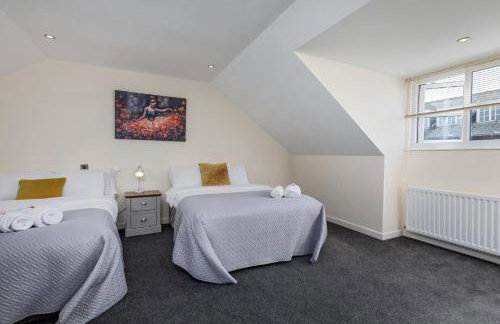 Spacious Luxurious Serviced Accommodation 6 - Photo 16