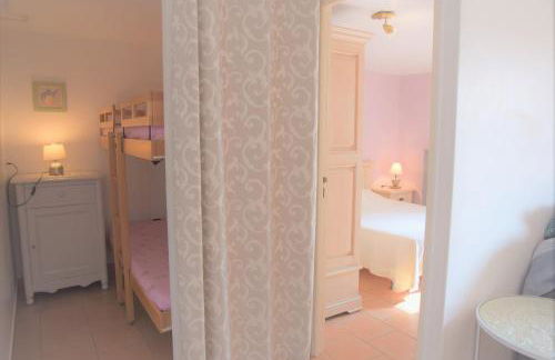 Gîte LES PINS climatisé piscine jardin parking - Foto 20