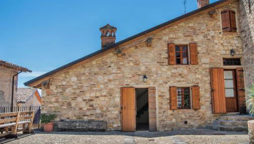 Tranquil Village Stay with Fireplace - Foto 2