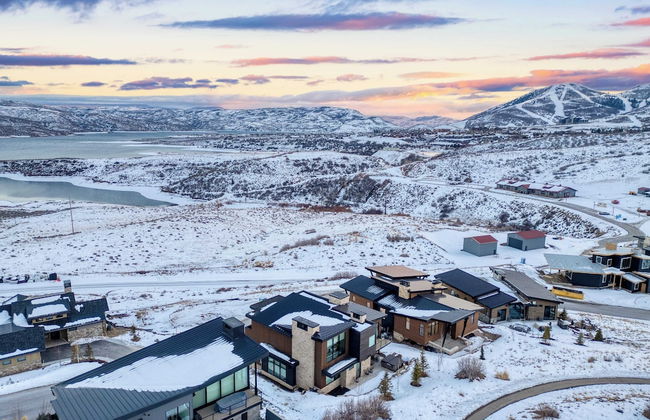 Mins to Deer Valley Lift Firepit, Game Room, Views, 5bdr Orion by Avantstay - Photo 46