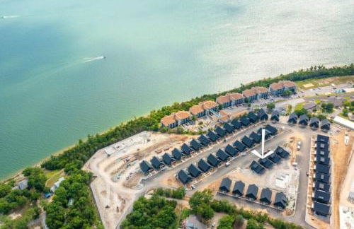 The Luxx - ALL NEW / 4 BD / Poolside / Hot Tub / Lake View - Foto 28