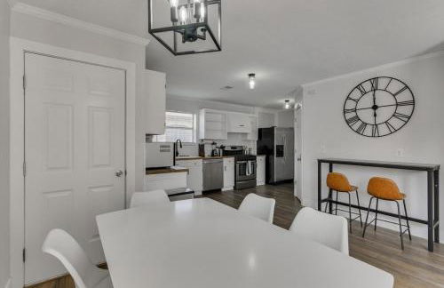 The Prestige Poolside Escape - 5BR with Cinema & Gaming - Foto 13