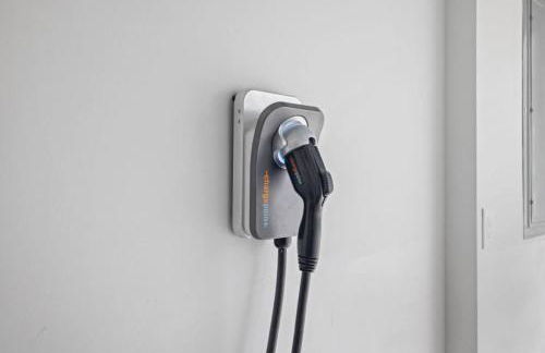 NEW Luxury Condo, Rooftop Terrace, EV Charger! - Foto 63