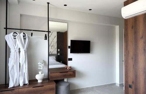 Celeste Luxury Villas - Photo 27